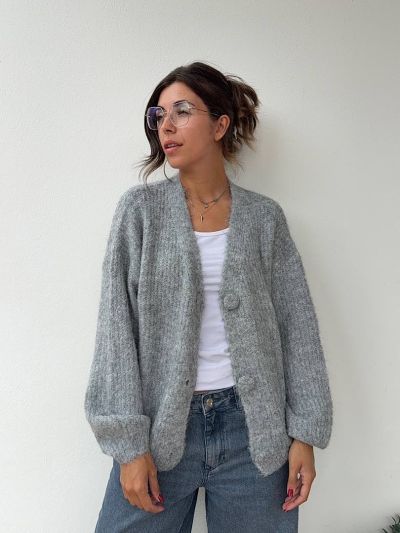Cardigan Over Monique