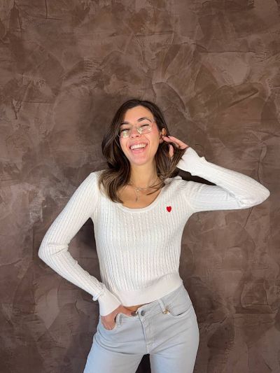 Maglioncino donna Love bianco in maglia leggera con cuore ricamato primavera est