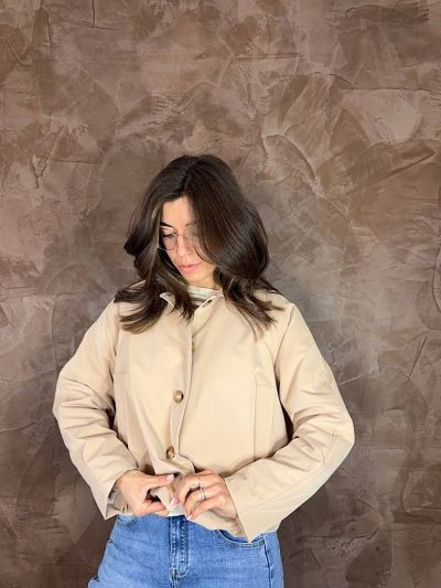 Bomber donna beige trapuntato indossato primavera estate - La Mercerie