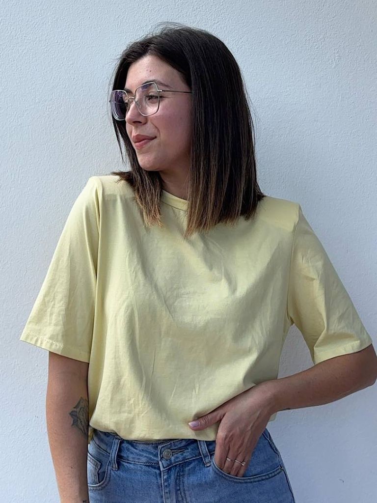 T-shirt basic con spalline