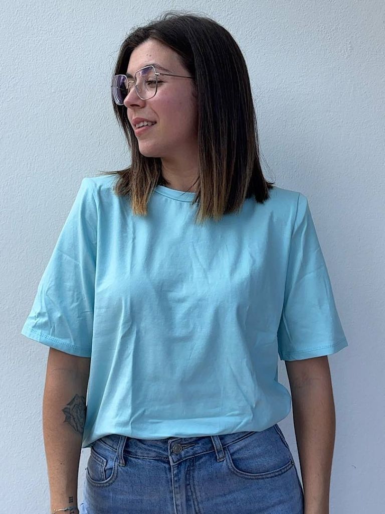 T-shirt basic con spalline