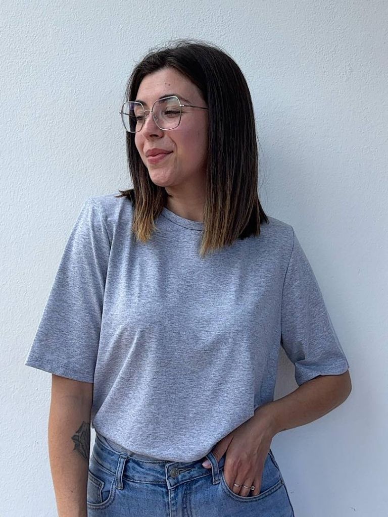 T-shirt basic con spalline