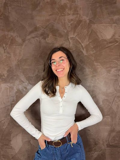 Maglia donna Livia a serafino in micro costine elasticizzata in cotone biaca