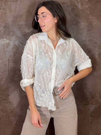 Camicia Camilla donna con ricami floreali e tessuto leggero