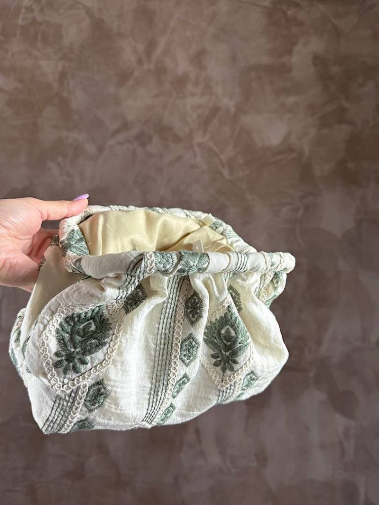 Pochette ricamate
