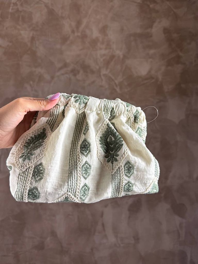 Pochette ricamate
