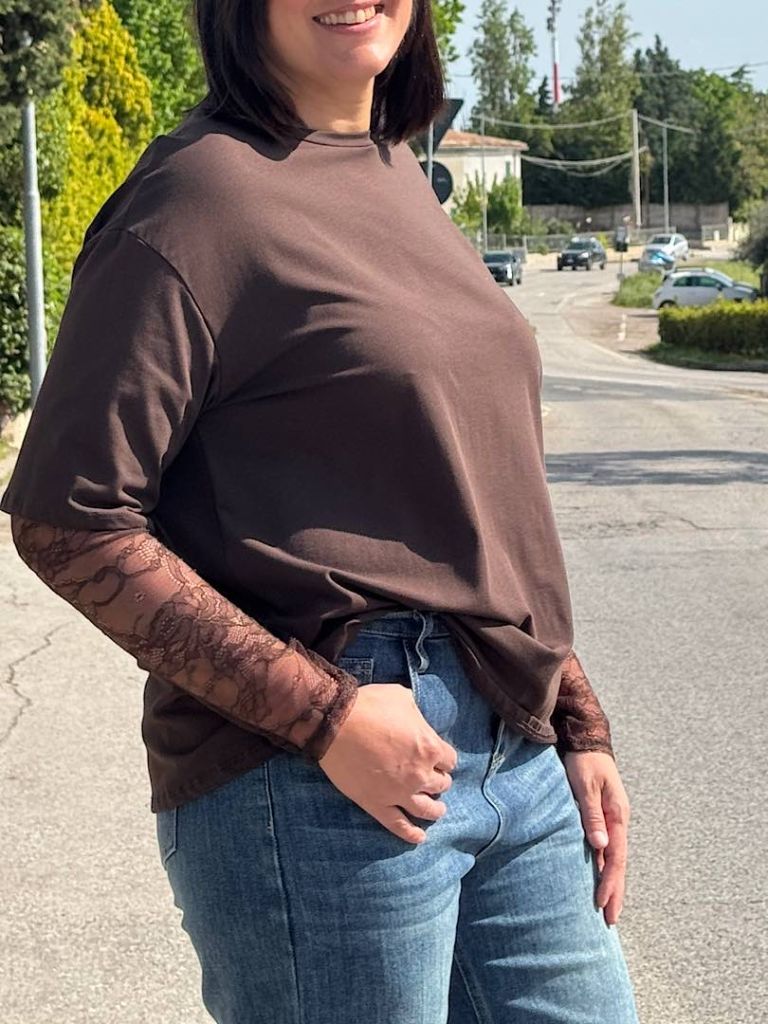 T-shirt manica pizzo