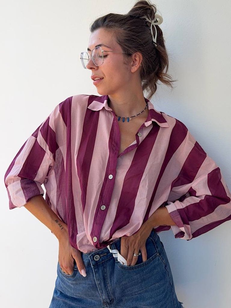Camicia a righe prugna rosa