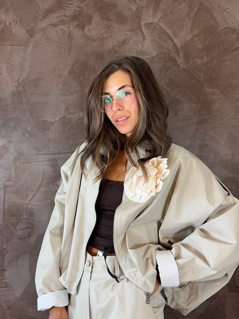 Bomber Oversize con Spilla Fiore Removibile